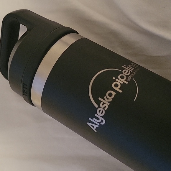 Yeti with 2 lid bottle top Alaska Pipeline Company Alyeska - Picture 4 of 5
